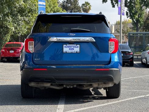 Certified 2021 Ford Explorer XLT RWD image 5