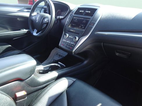 Used 2015 Lincoln MKC FWD image 24