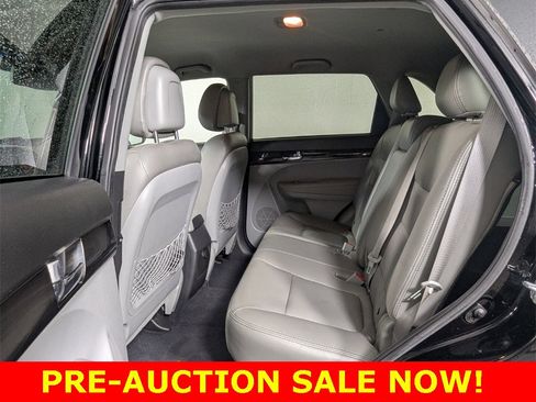 Used 2012 Kia Sorento LX w/ Convenience Pkg image 24