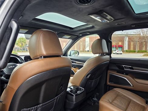 Used 2022 Kia Telluride SX w/ SX Prestige Package image 29