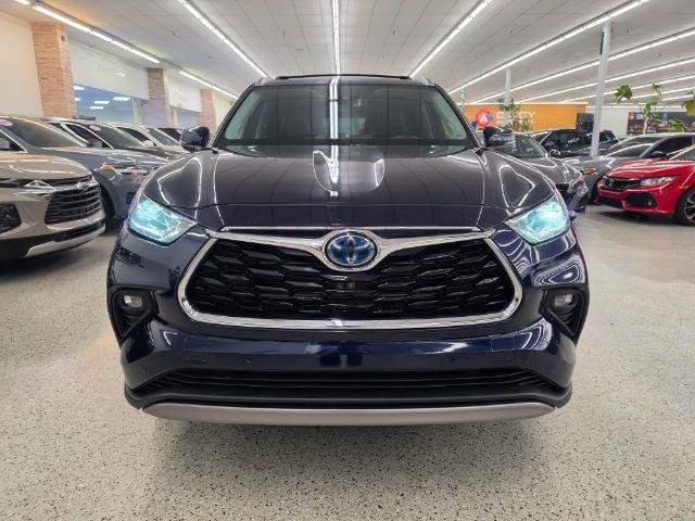 Used 2022 Toyota Highlander Platinum AWD/4WD image 3