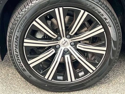 Certified 2023 Volvo XC90 B6 Plus AWD/4WD image 8