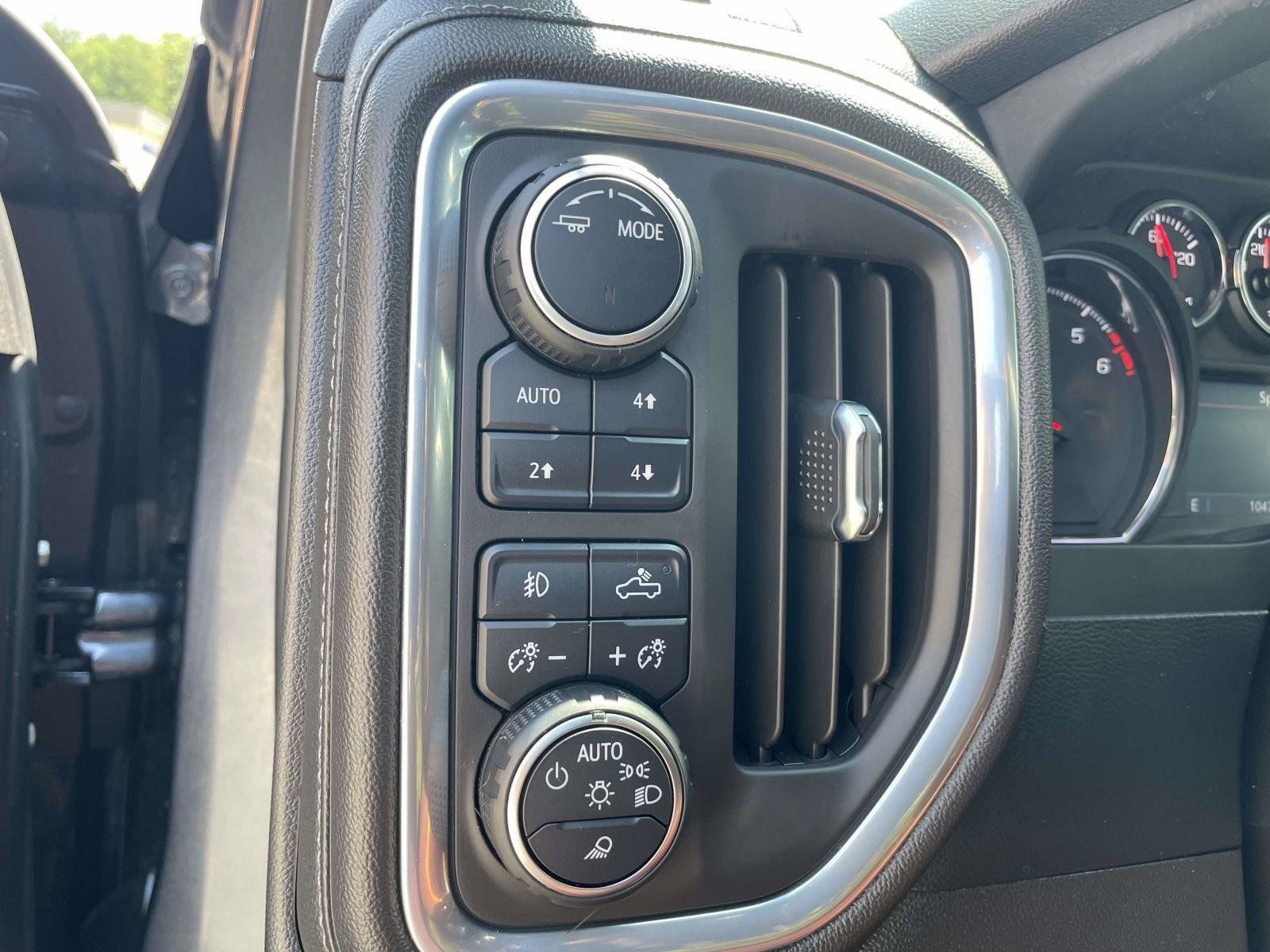 Used 2022 Chevrolet Silverado 1500 RST w/ Safety Package AWD/4WD image 16