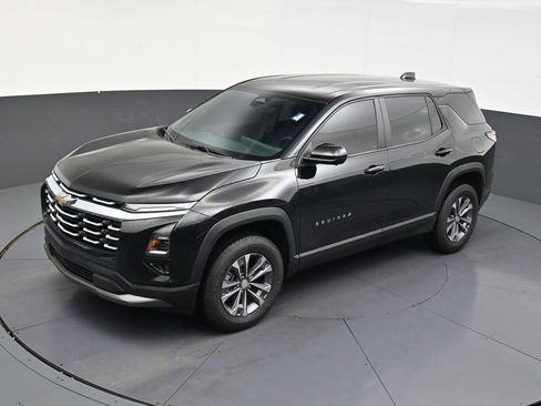 Used 2025 Chevrolet Equinox LT w/ Safety and Technology Package FWD image 13