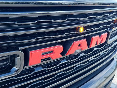 Used 2022 RAM 1500 Limited AWD/4WD image 9