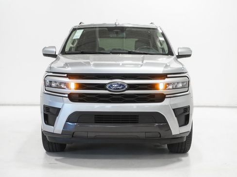 Used 2024 Ford Expedition XLT AWD/4WD image 3