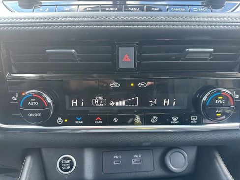 Used 2023 Nissan Rogue Platinum w/ Platinum Premium Package image 61