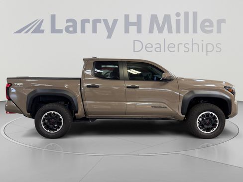 Certified 2026 Toyota Tacoma TRD Off-Road AWD/4WD image 6