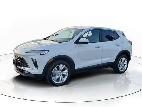 Certified 2024 Buick Encore GX Preferred FWD image 2