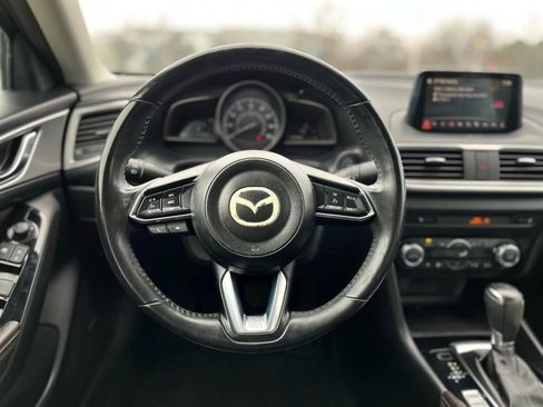 Used 2018 MAZDA MAZDA3 Touring image 14