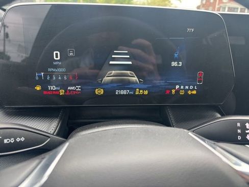 Used 2025 Chevrolet Equinox LT AWD/4WD image 13