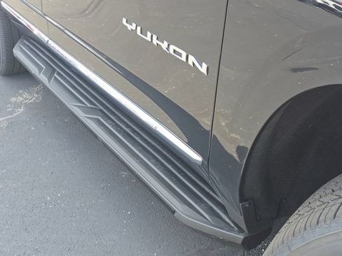 New 2026 GMC Yukon Elevation AWD/4WD image 18