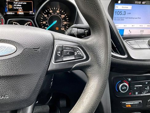 Used 2019 Ford Escape SE image 28