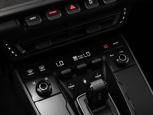 Certified 2021 Porsche 911 Carrera RWD image 38