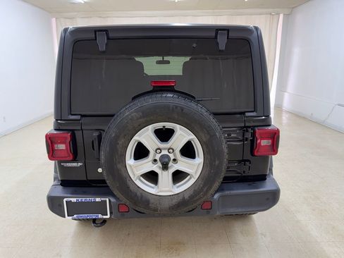 Used 2019 Jeep Wrangler Unlimited Sport S AWD/4WD image 4