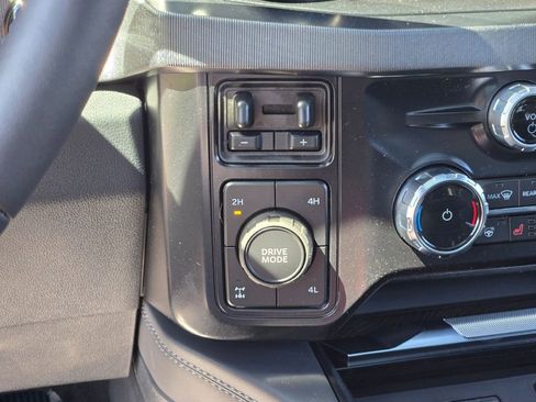 New 2025 Ford F250 Platinum image 29