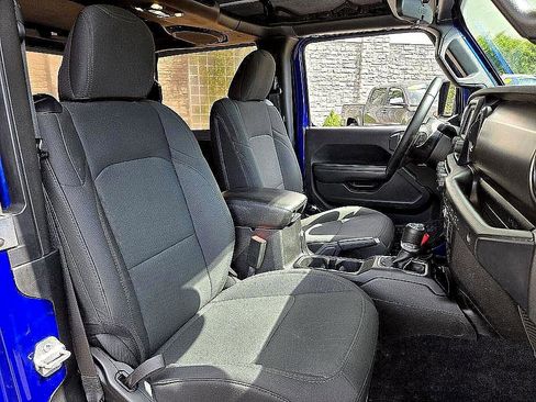 Used 2019 Jeep Wrangler Sport image 15