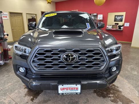 Used 2023 Toyota Tacoma TRD Sport image 2