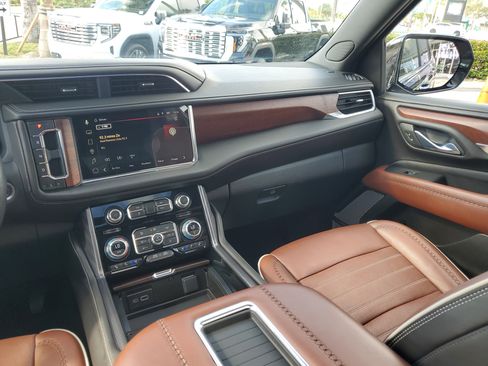 Used 2023 GMC Yukon Denali Ultimate image 25