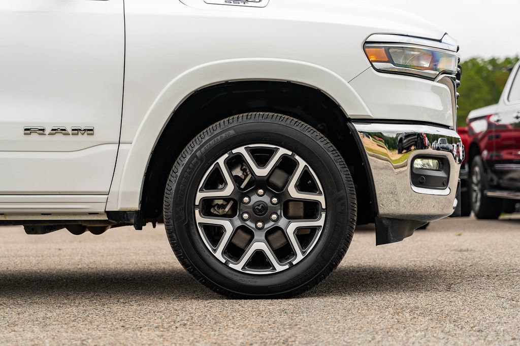 Used 2025 RAM 1500 Laramie AWD/4WD image 22
