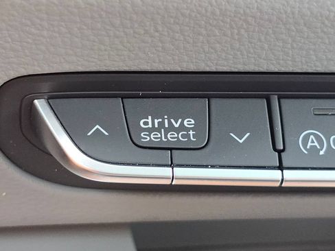 Certified 2023 Audi Q5 2.0T Premium w/ Convenience Package AWD/4WD image 38