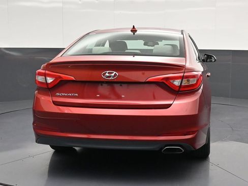 Used 2016 Hyundai Sonata SE w/ Cargo Package FWD image 2
