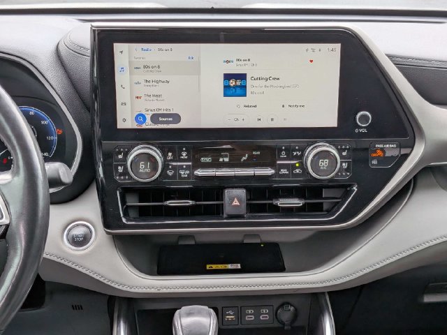 Used 2024 Toyota Highlander Limited FWD image 19