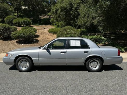 Used 2001 Mercury Grand Marquis LS RWD image 2