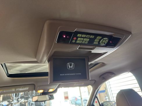 Used 2016 Honda Pilot Touring image 25