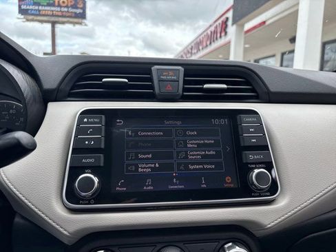 Used 2022 Nissan Versa SV image 23