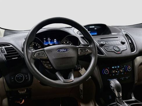 Used 2018 Ford Escape SE FWD image 18