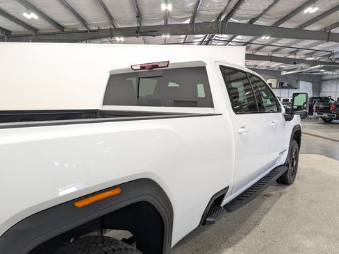 Used 2024 GMC Sierra 2500 AT4 w/ AT4 Premium Plus Package AWD/4WD image 3