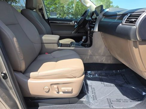 Used 2023 Lexus GX 460 Luxury w/ Sport Design Package AWD/4WD image 10