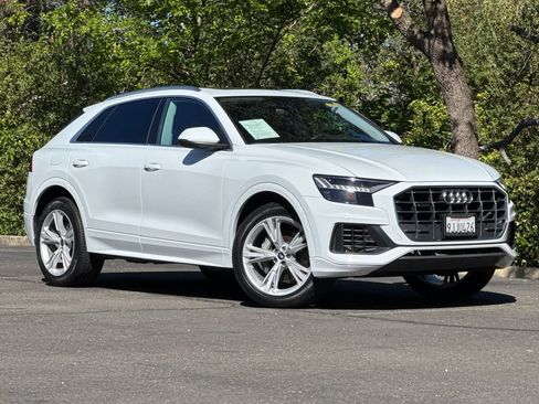 Certified 2023 Audi Q8 Premium AWD/4WD image 2