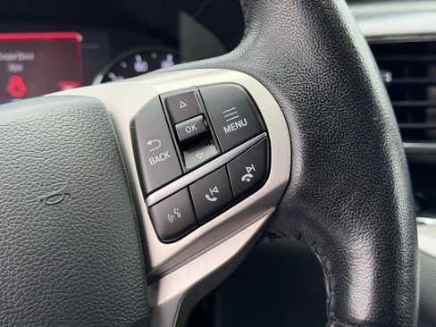 Used 2023 Ford Explorer XLT w/ Equipment Group 202A AWD/4WD image 18