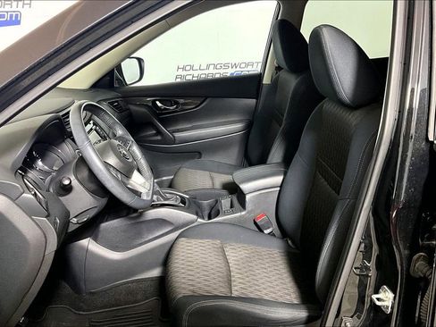 Used 2017 Nissan Rogue SV w/ SV Premium Package image 20