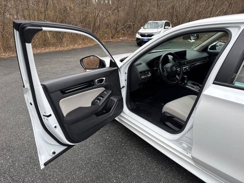 Used 2023 Honda Civic EX image 12