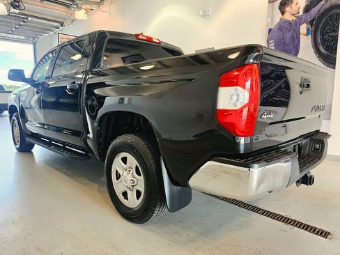 Used 2021 Toyota Tundra SR5 w/ SR5 Leather Package AWD/4WD image 5