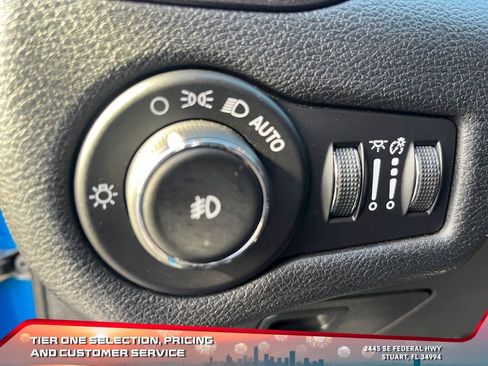 Used 2020 Jeep Cherokee Trailhawk w/ Cold Weather Group image 13