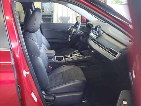 Used 2024 Mitsubishi Outlander FWD image 13