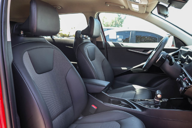 Certified 2025 Kia Niro EX FWD image 17