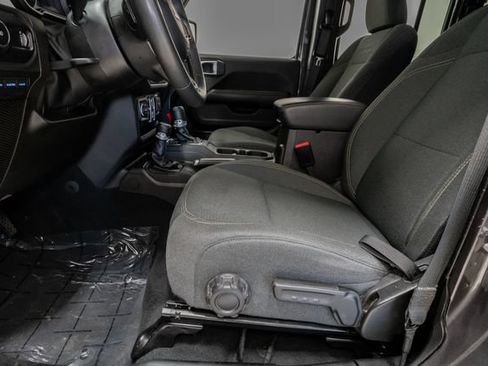 Used 2024 Jeep Wrangler Unlimited Sahara AWD/4WD image 9
