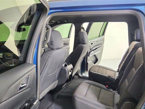 Used 2025 Chevrolet Traverse LT w/ Driver Confidence Package image 32