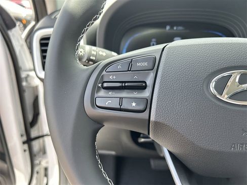 New 2025 Hyundai Venue Limited image 27