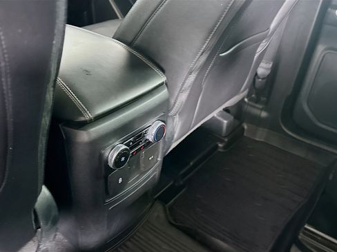 Used 2023 Ford Explorer Limited image 27