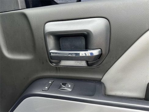 Used 2018 Chevrolet Silverado 1500 LT w/ Texas Edition image 18