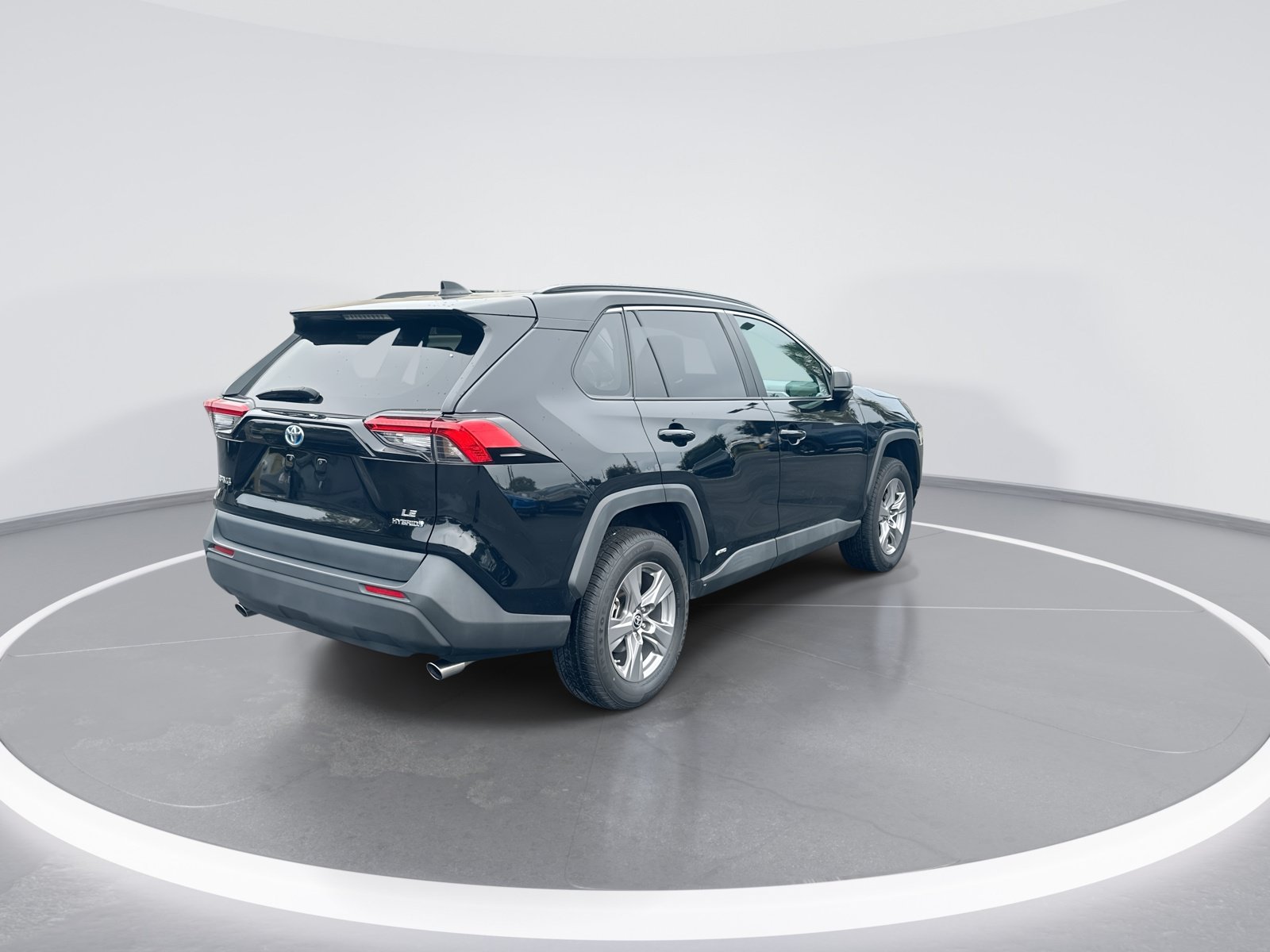 Used 2022 Toyota RAV4 LE AWD/4WD image 9