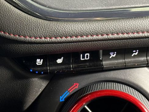 Used 2021 Chevrolet Blazer RS w/ Enhanced Convenience Package AWD/4WD image 37
