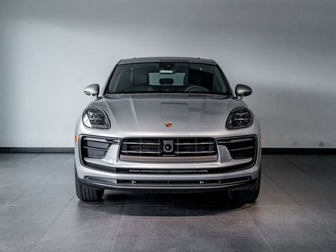 Used 2025 Porsche Macan image 10