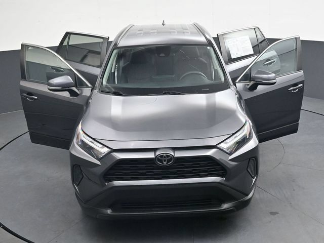 Used 2024 Toyota RAV4 XLE FWD image 39